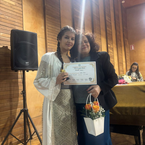 Sara Lukacs a obținut trei premii importante la Festivalul „Flori de cântec oltenesc”