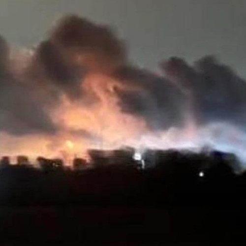 Incendiu puternic la rafinăria principală din Ungaria, pompierii au intervenit toată noaptea