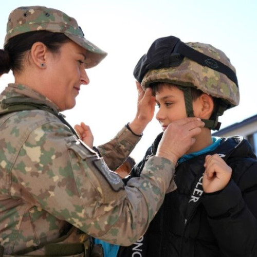 Militarii din Vrancea promovează cariera militară în școlile din Odobești și Panciu