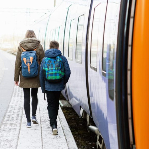 Trenurile CFR Călători revin pe trasee după plata datoriilor restante