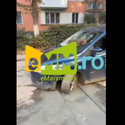 Mai multe mașini blocate în șantier neamenajat la Sighetu Marmației