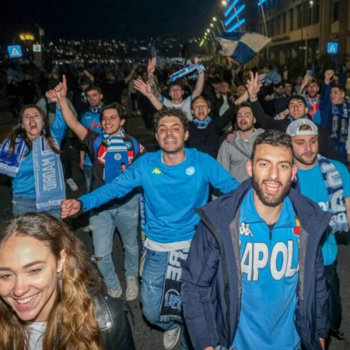 Arestări multiple ale suporterilor lui Napoli înainte de meciul cu PSV Eindhoven