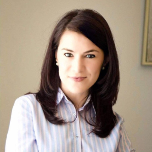 Monica Popa lansează cartea „Mame suficient de bune” dedicată provocărilor maternității