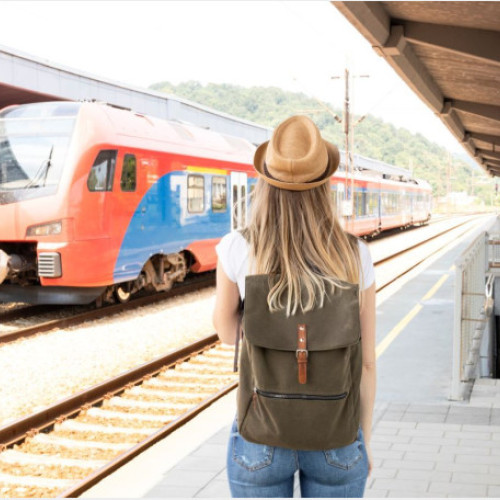 CFR Călători își reia circulația trenurilor după acordul cu CFR SA