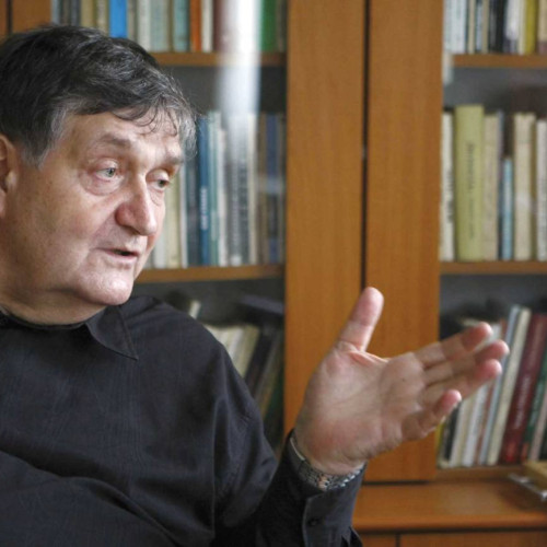 Alex Ștefănescu, critic și istoric literar renumit, a murit la vârsta de 76 de ani