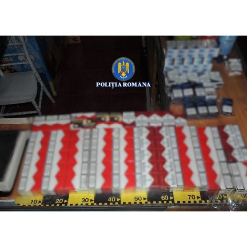Percheziții la Răucești în dosar de contrabandă cu țigarete de tip duty free