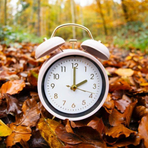 România trece la ora de iarnă în noaptea de 25 octombrie