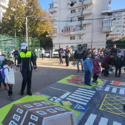 Polițiștii din Vrancea desfășoară campanii educative pentru siguranța copiilor în trafic și la căi ferate