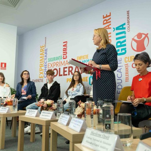 Salvați copiii România lansează un centru antibullying pentru școli