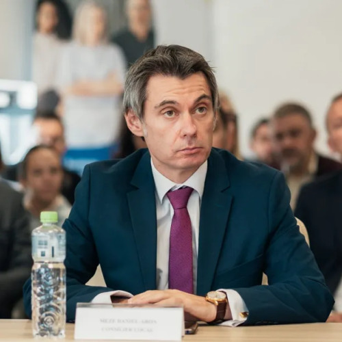 Incident la Deva: autor și director de editură acuzat de agresarea unor elevi în hotel