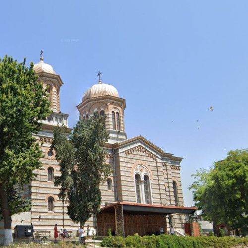 Programul slujbelor și închinarea la moaștele sfinților în Arhiepiscopia Tomisului