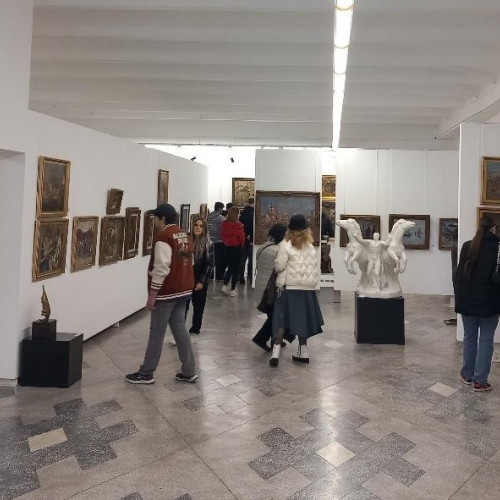 Picturi de valoare mare, înregistrate la prețuri derizorii la Muzeul din Bacău