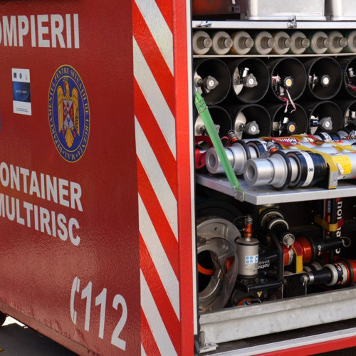 Intervenție a ISU Dobrogea pentru un incident rutier cu pericol chimic în zonă