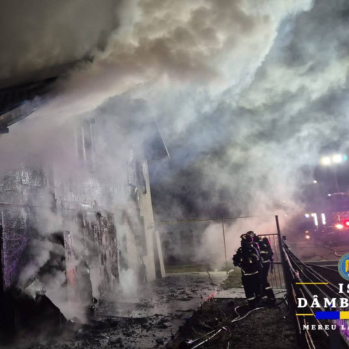 Incendiu la o locuință din Moreni, intervenție promptă a pompierilor