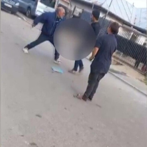 Bărbat înjunghiat de vecin, sub privirile familiei la Râmnicu Sărat