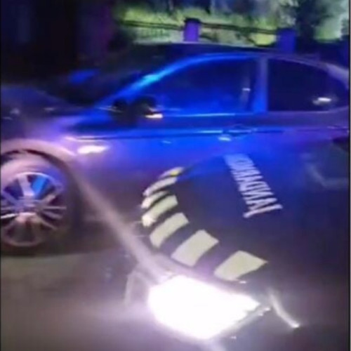 Bărbat drogat prins după ce a încercat să intre cu mașina în Ambasada Rusiei