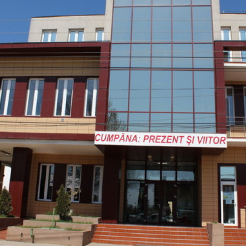 Cumpăna comemorează ziua Armatei Române prin ceremonii și defilare