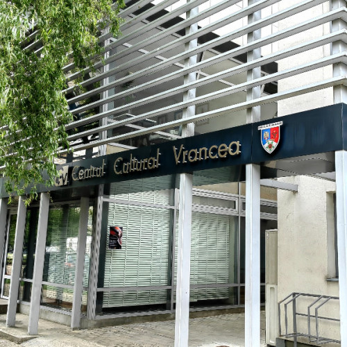 Centrul Cultural Vrancea caută profesor pentru canto muzică populară sau ușoară