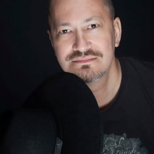 Andrei Velea își prezintă noul thriller „fără știrea ei” la Librăria Humanitas