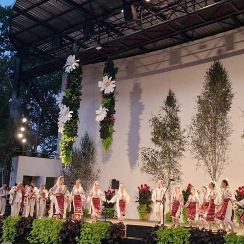 Ansamblul Altița din Târgu Jiu caută tineri pasionați de dansuri populare