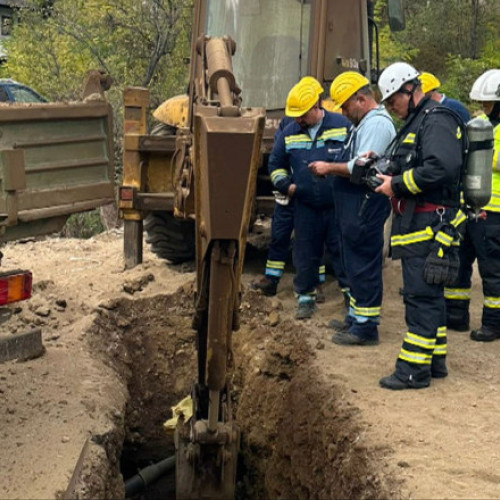 Conductă de gaze spartă la Băile Olănești; 35 de persoane evacuate preventiv