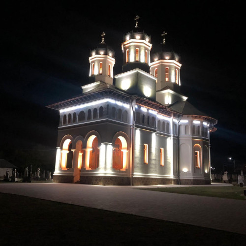 Biserica din Novaci va fi resfințită după 26 de ani de restaurări