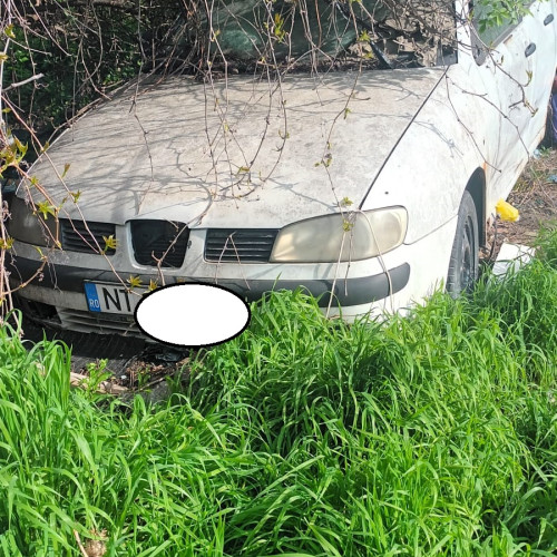 Poliția locală din Piatra Neamț intensifică acțiunile împotriva mașinilor abandonate