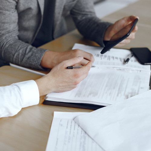 Licitație pentru vânzarea unui imobil din Costinești aparținând firmelor Adion Trailer Trans și Adion Denisa Nicol SRL