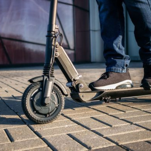 Camera Deputaților adoptă legea RCA pentru trotinete și biciclete electrice rapide