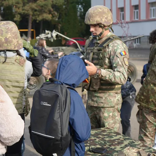 Elevii din Florești au vizitat Regimentul 50 Rachete Antiaeriene Andrei Mureșianu