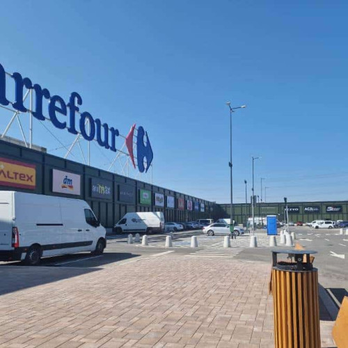 Carrefour România, în proces de vânzare a tuturor supermarketurilor din țară