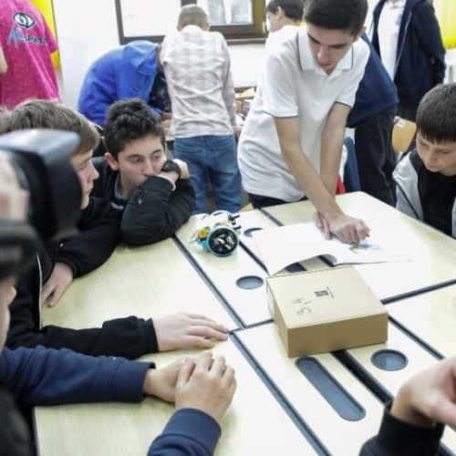 Proiect educațional aduce robotică și tehnologie mai aproape de copiii din Vrancea