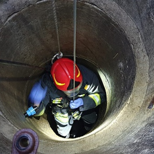 Bărbat găsit mort într-o fântână din Hodod, anchetă în curs