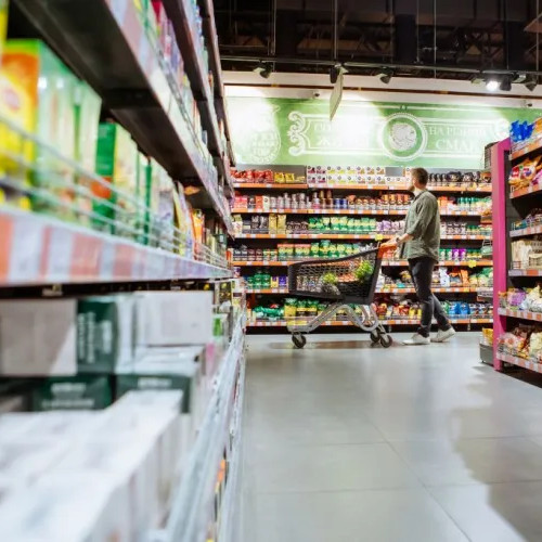 Carrefour începe vânzarea magazinelor din România prin BNP Paribas