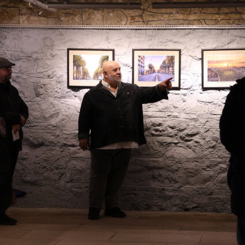 Expoziția „Asmara: Bijuteria ascunsă” aduce cultura Eritreei la Aiud