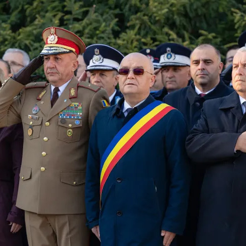 Cluj-Napoca a marcat Ziua Armatei Române cu un omagiu la Monumentul „Glorie Ostașului Român”