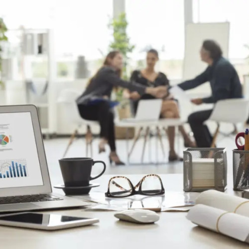 Românii își recapătă încrederea în economie, iar Iașul înregistrează un avans puternic în afaceri