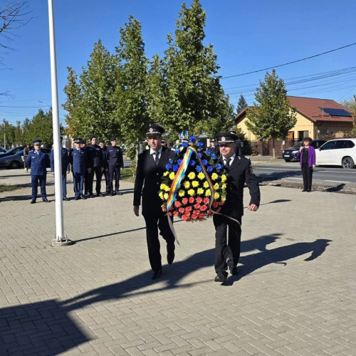 Ceremonie la Titu în cinstea Zilei Armatei României