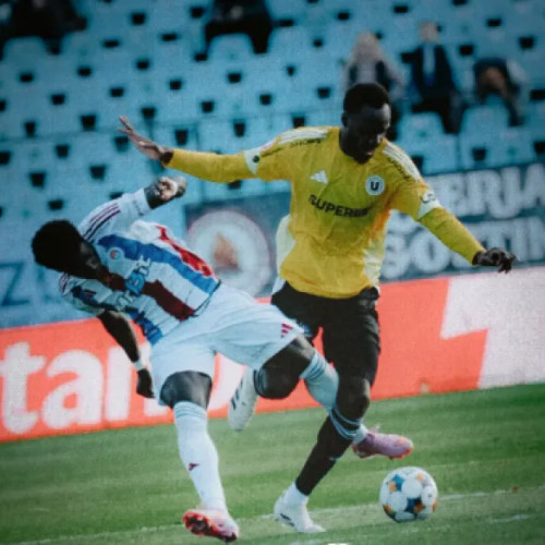 Universitatea Cluj învinge Oțelul Galați cu 2-1 într-un meci plin de dramatism