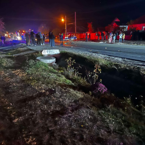 Un minor din Rovinari beat și fără permis a intrat cu mașina în curtea unui localnic