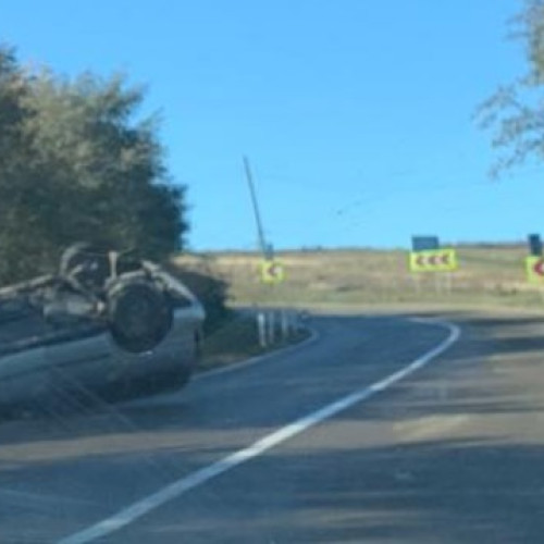 Doi tineri au fost implicați într-un accident rutier pe DN 29, fără victime