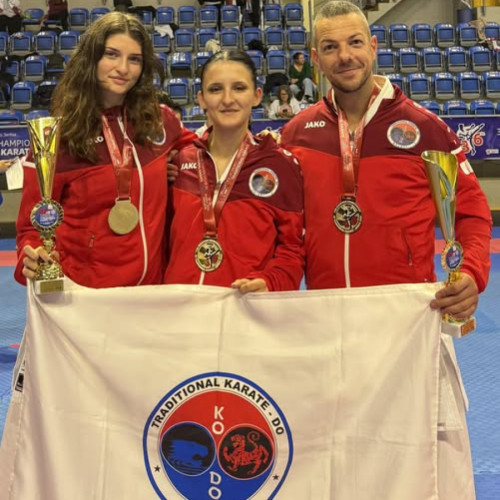 Campionatul european de karate tradițional a adus un nou titlu pentru comisarul Mihai Tâmpeanu