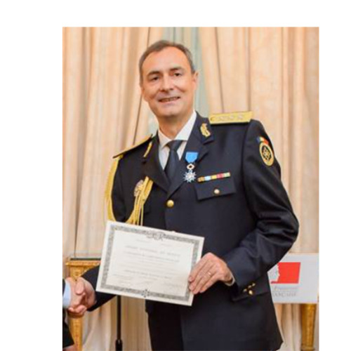 Trei inculpați, foști militari și un avocat, trimiși în judecată pentru constituirea unui grup infracțional