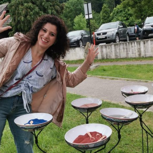 Mihaela Ilie din Feldioara, artizan și educator pasionat de natură și creație