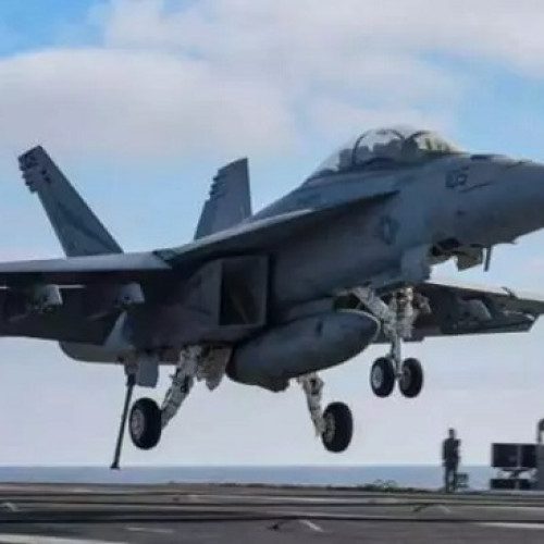 Accidente fără victime în Marea Chinei de Sud cu aeronave ale Marinei SUA