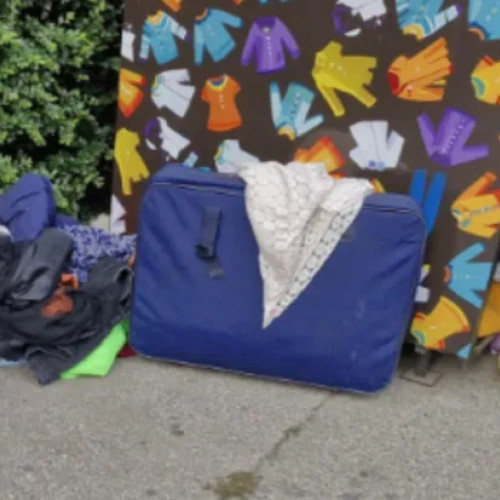 Containerul de haine „Hai, Na!” din Cluj-Napoca, din nou vandalizat