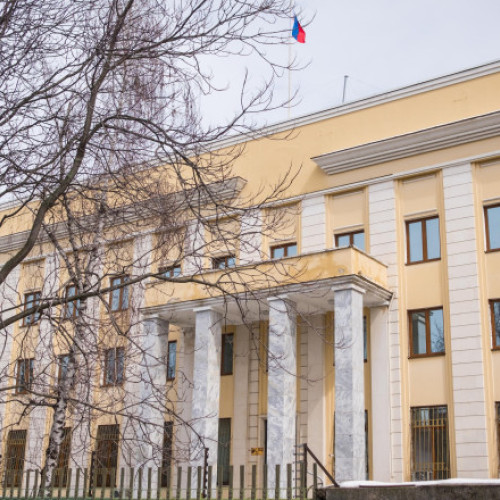 Dosarul medicului care a încercat să lovească poarta Ambasadei Rusiei, clasat de procurori