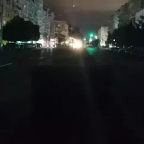 Locuitorii de pe strada Lalelelor trăiesc în întuneric după două luni de la defectarea iluminatului