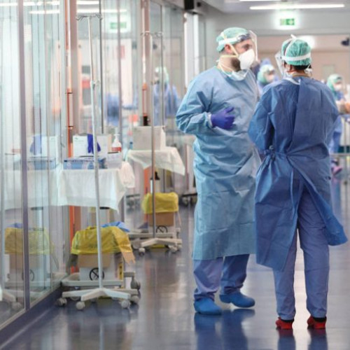 România confruntată cu lipsa acută a personalului medical și speră în inteligența artificială