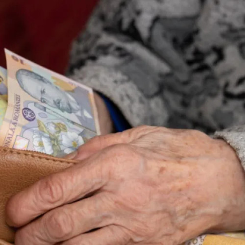 În noiembrie, pensiile și indemnizațiile sociale vor fi plătite cu întârziere în România